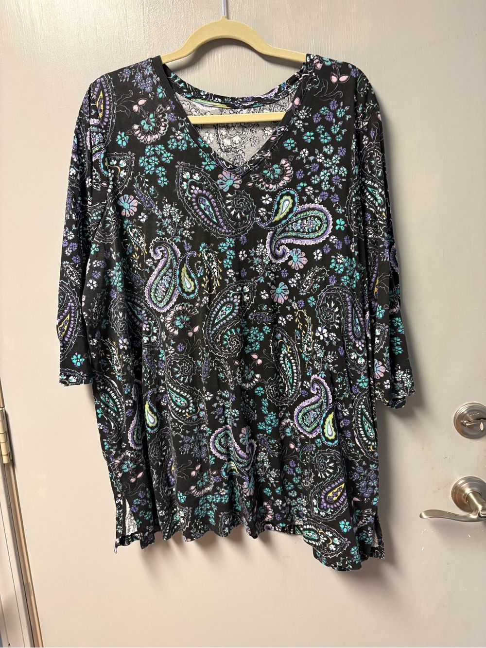 Black Paisley V-Neck Women’s Top - Floral Print Size 22/24